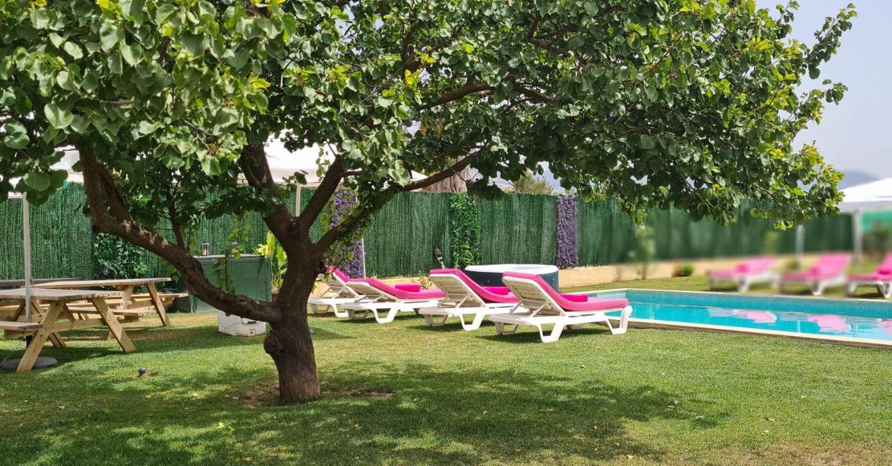 Mahalo Glamping Fuengirola Exterior photo